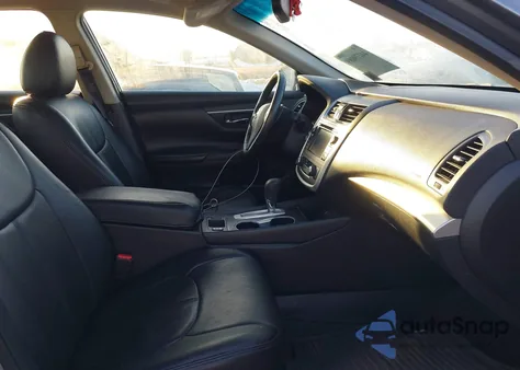 2017 Nissan Altima 2.5 Sv z USA, uszkodzony, nr VIN 1N4AL3AP4HC124054